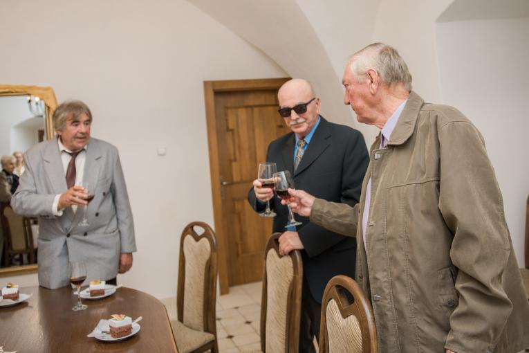 slávnostný prpitok